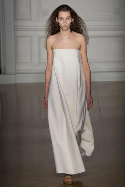 Look 14